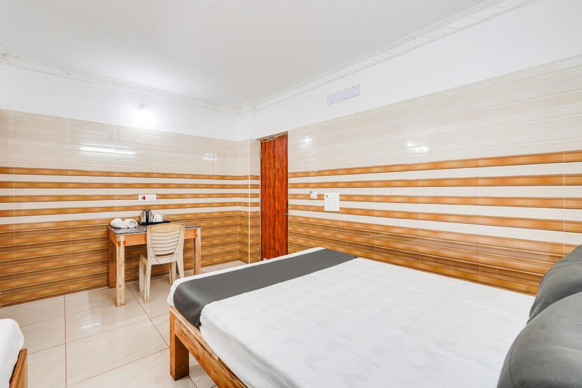 Super Hotel O Sharmila Guest House Пондичерри Экстерьер фото