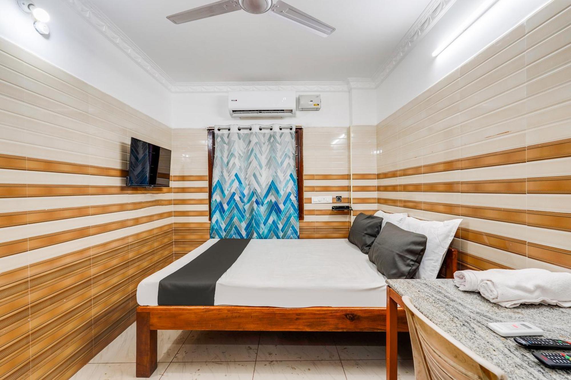 Super Hotel O Sharmila Guest House Пондичерри Экстерьер фото